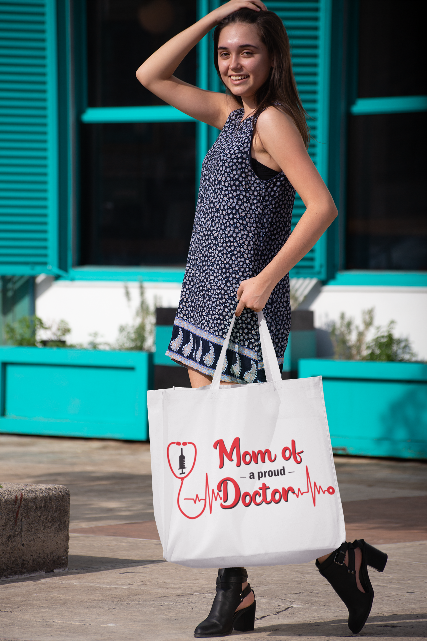 Mom Of A Proud Doctor Tote bag